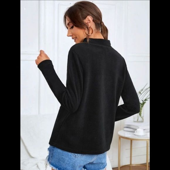 🆕 Heart Embroidered Mock Neck Tee - Picture 2 of 4